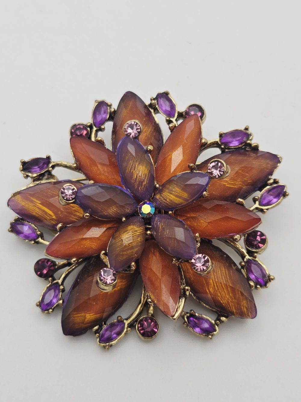Brooch Pin 3 Tiered Oval Shaped Stones Unsigned Stunning - Picture 3 of 5